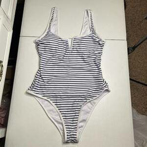 SUUKSESS Women's Black Striped High-Cut V-Wired One-Piece Swimsuit, Large